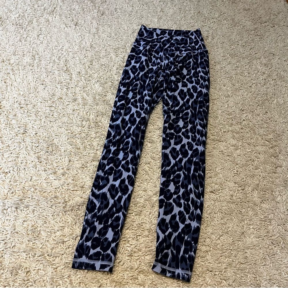 aerie cross over blue leopard print leggings size xs